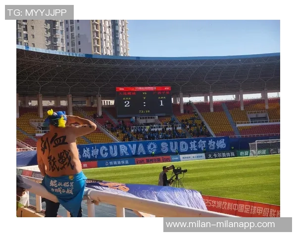 2025中甲大连鲲城队观众热情高涨总人数达75534场均超5000人