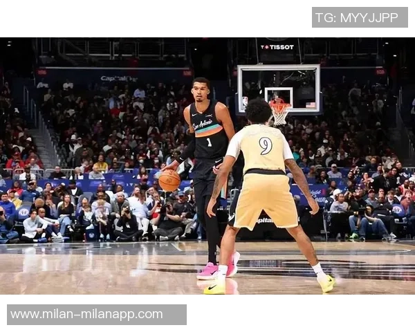 文班亚马谈替补出场安排表示无碍自信能在三节比赛中发挥出色