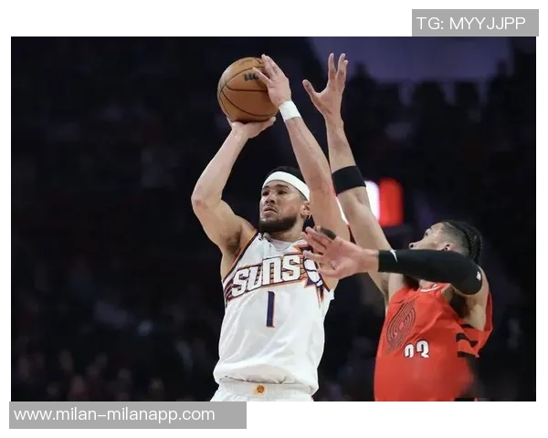 普尔半场状态低迷仅靠罚球得分三分球全失手表现令人失望 普尔半场状态低迷仅靠罚球得分三分球全失手表现令人失望